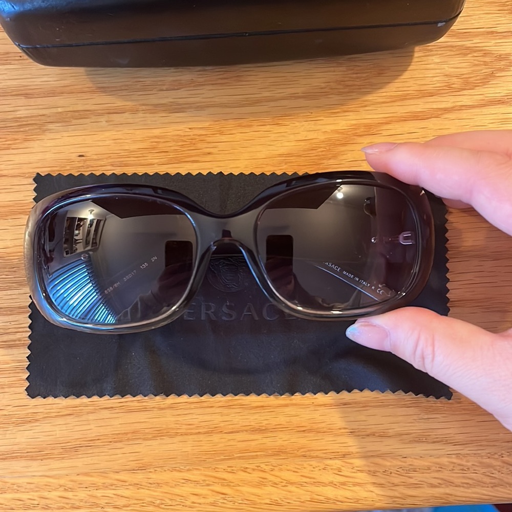 Versace Sunglasses - Picture 5 of 8